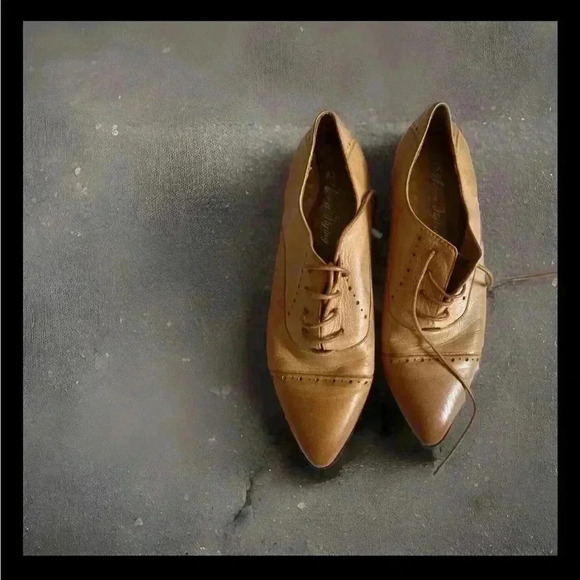 Mona Flying Womens leather dress shoes pointed toe brown US 7.5 EU 39 1" Heel - Picture 3 of 11